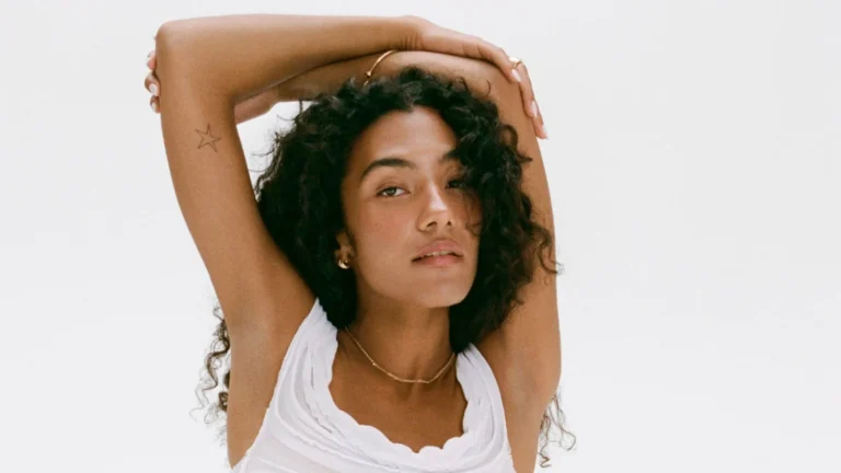 Olivia Dean Dominates 2026 BRIT Awards — Wins 4 Major Honors and Shines on Manchester Stage